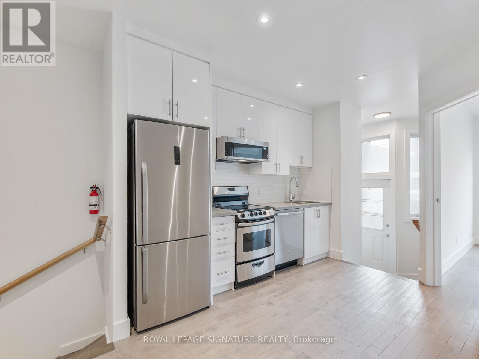512 Eastern Avenue, Toronto, Ontario  M4M 1C7 - Photo 4 - E12210910