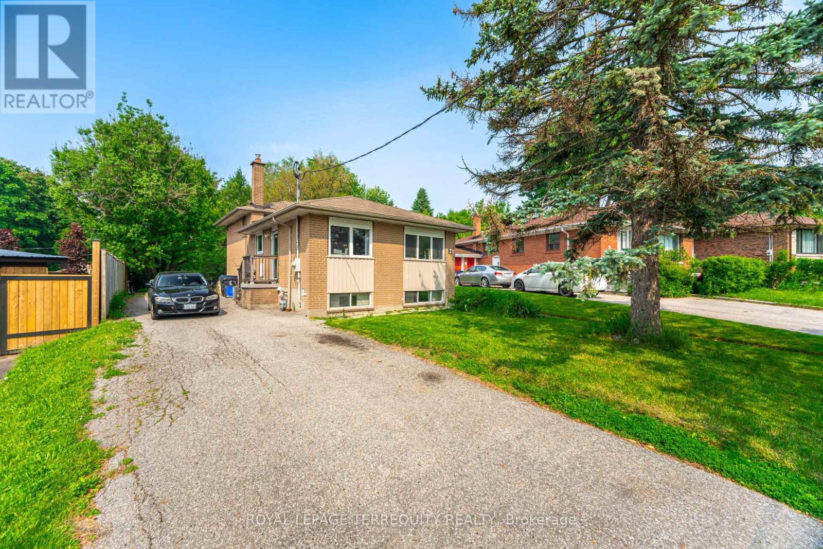 2 - 4 Bromton Drive, Toronto, Ontario  M1P 4B8 - Photo 1 - E12210914