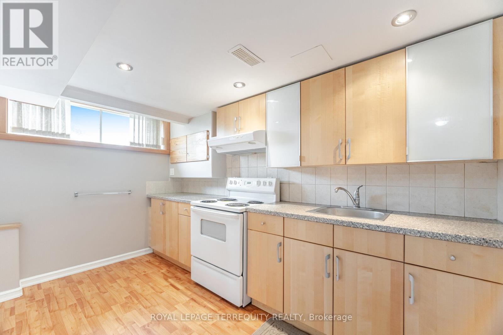 2 - 4 Bromton Drive, Toronto, Ontario  M1P 4B8 - Photo 9 - E12210914