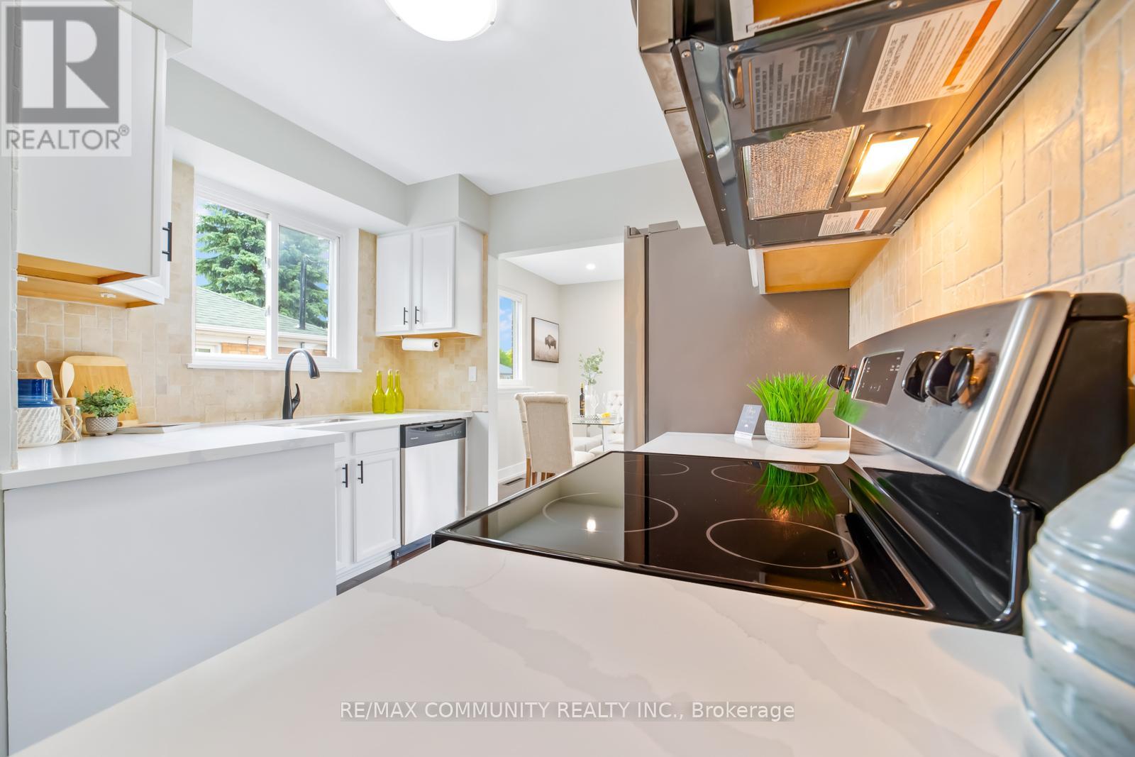 22 Miramar Crescent, Toronto, Ontario  M1J 1R4 - Photo 15 - E12210915
