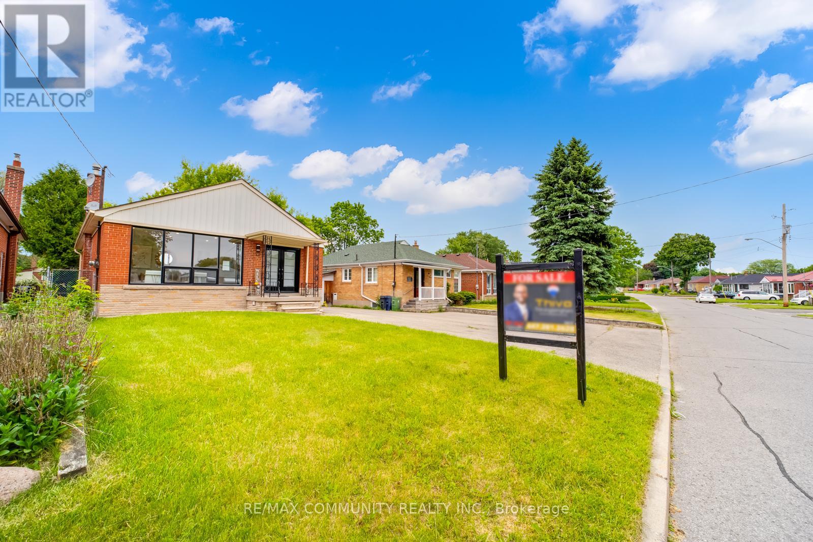 22 Miramar Crescent, Toronto, Ontario  M1J 1R4 - Photo 3 - E12210915