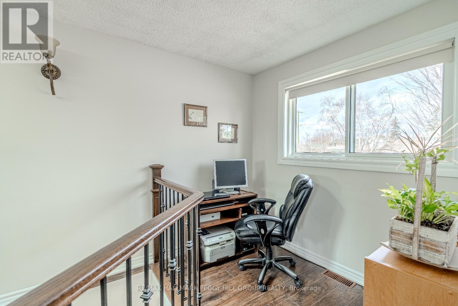105 Broadview Avenue, Whitby, Ontario  L1N 2G6 - Photo 17 - E12210940