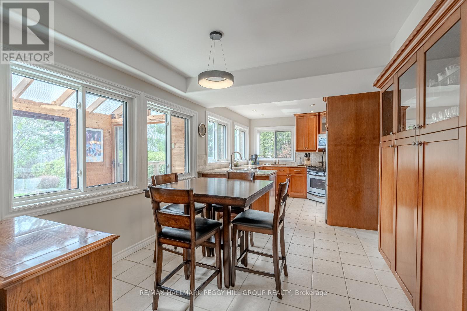 105 Broadview Avenue, Whitby, Ontario  L1N 2G6 - Photo 8 - E12210940