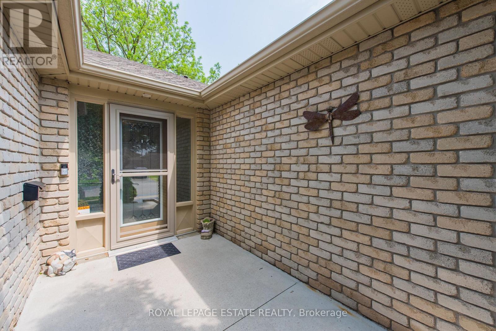 37 Brooklyn Avenue, Brantford, Ontario  N3T 1B5 - Photo 4 - X12210765