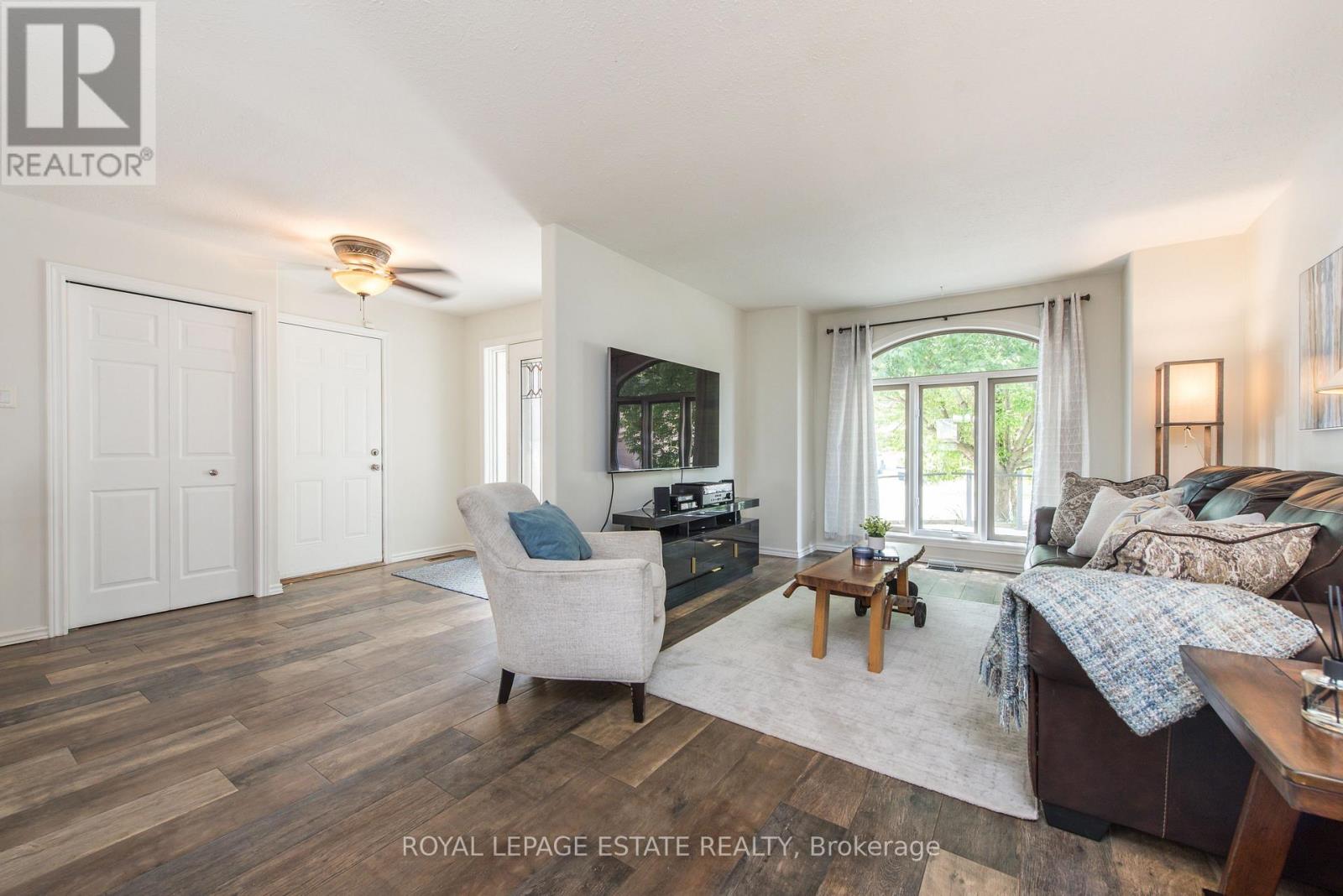 37 Brooklyn Avenue, Brantford, Ontario  N3T 1B5 - Photo 6 - X12210765