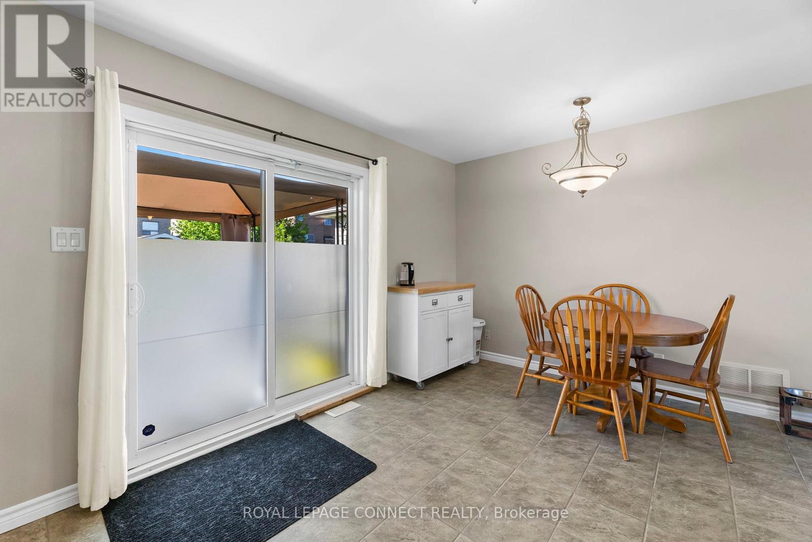 25 Springdale Drive, Kawartha Lakes (Lindsay), Ontario  K9V 4R1 - Photo 19 - X12210771