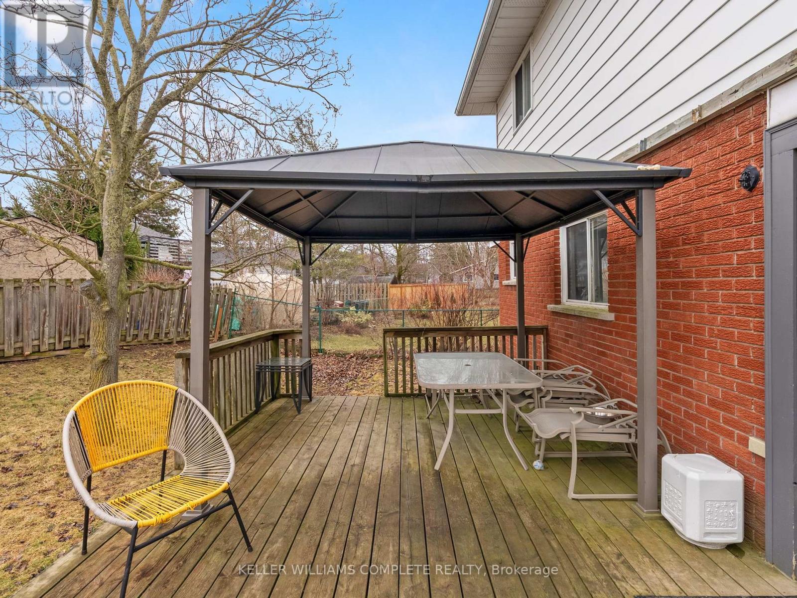 102 Dundee Drive, Haldimand, Ontario  N3W 1J8 - Photo 42 - X12210785