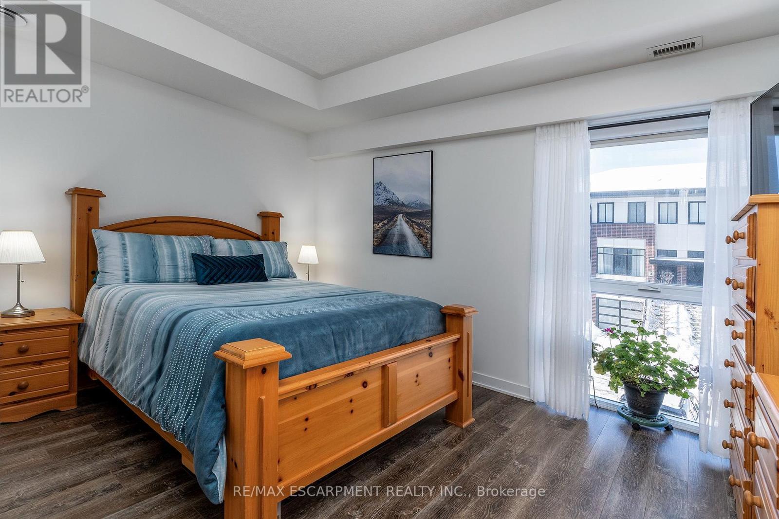 211 - 16 Markle Crescent, Hamilton, Ontario  L9G 0H4 - Photo 15 - X12210811