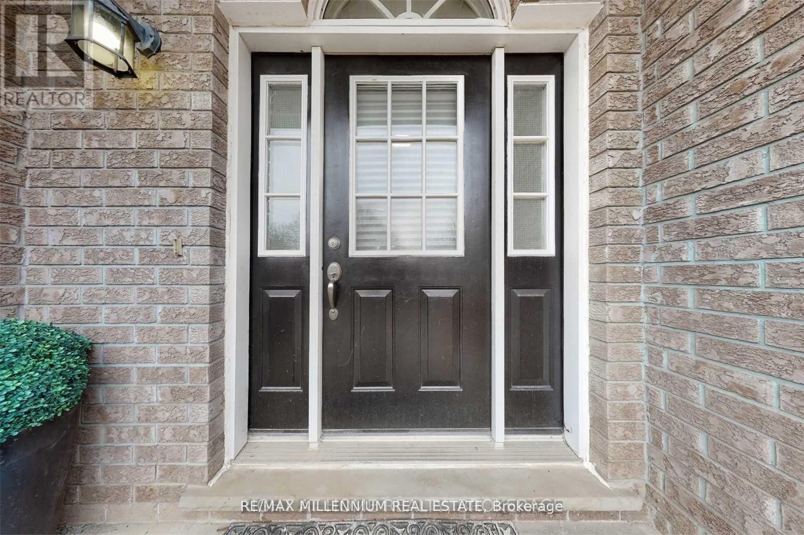 31 - 310 Christopher Drive, Cambridge, Ontario  N1P 1B4 - Photo 3 - X12210830
