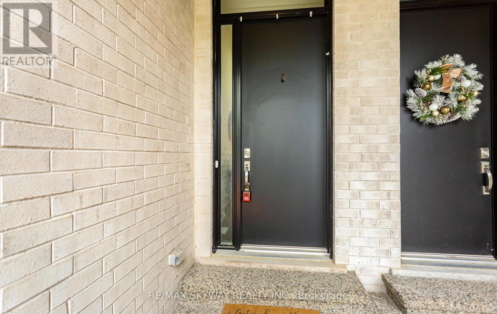 1038 Hansler Road, Welland, Ontario  L3C 7H7 - Photo 5 - X12210854