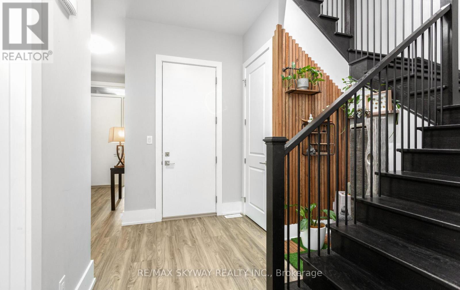1038 Hansler Road, Welland, Ontario  L3C 7H7 - Photo 8 - X12210854