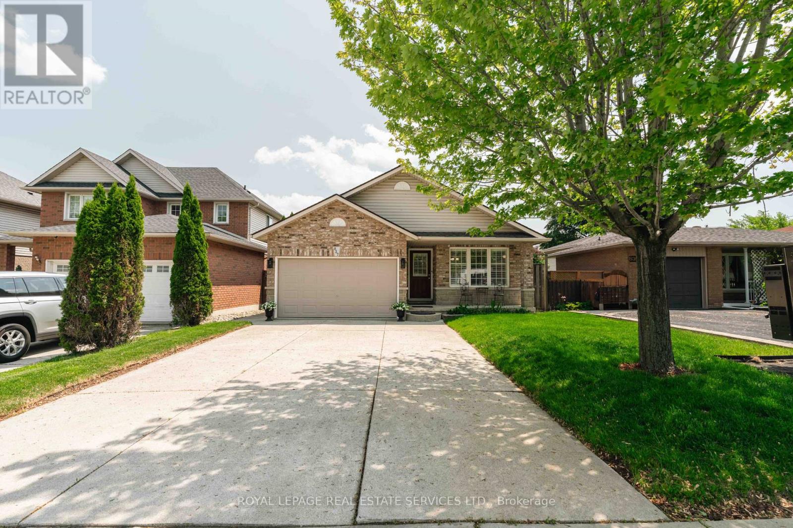 837 Upper Ottawa Street, Hamilton, Ontario  L8T 3V4 - Photo 2 - X12210881