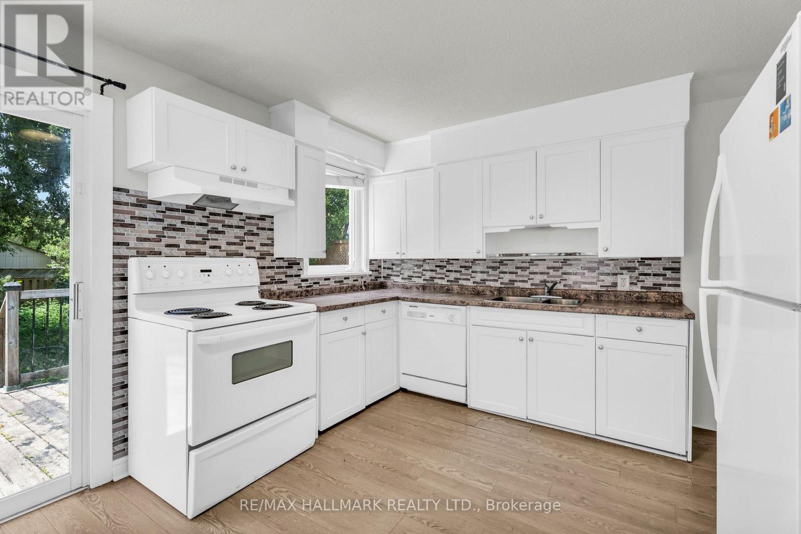 57 Henry Street, St. Catharines (Downtown), Ontario  L2R 5T7 - Photo 19 - X12210901