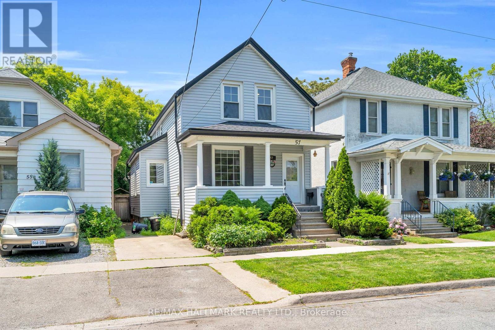 57 Henry Street, St. Catharines (Downtown), Ontario  L2R 5T7 - Photo 2 - X12210901