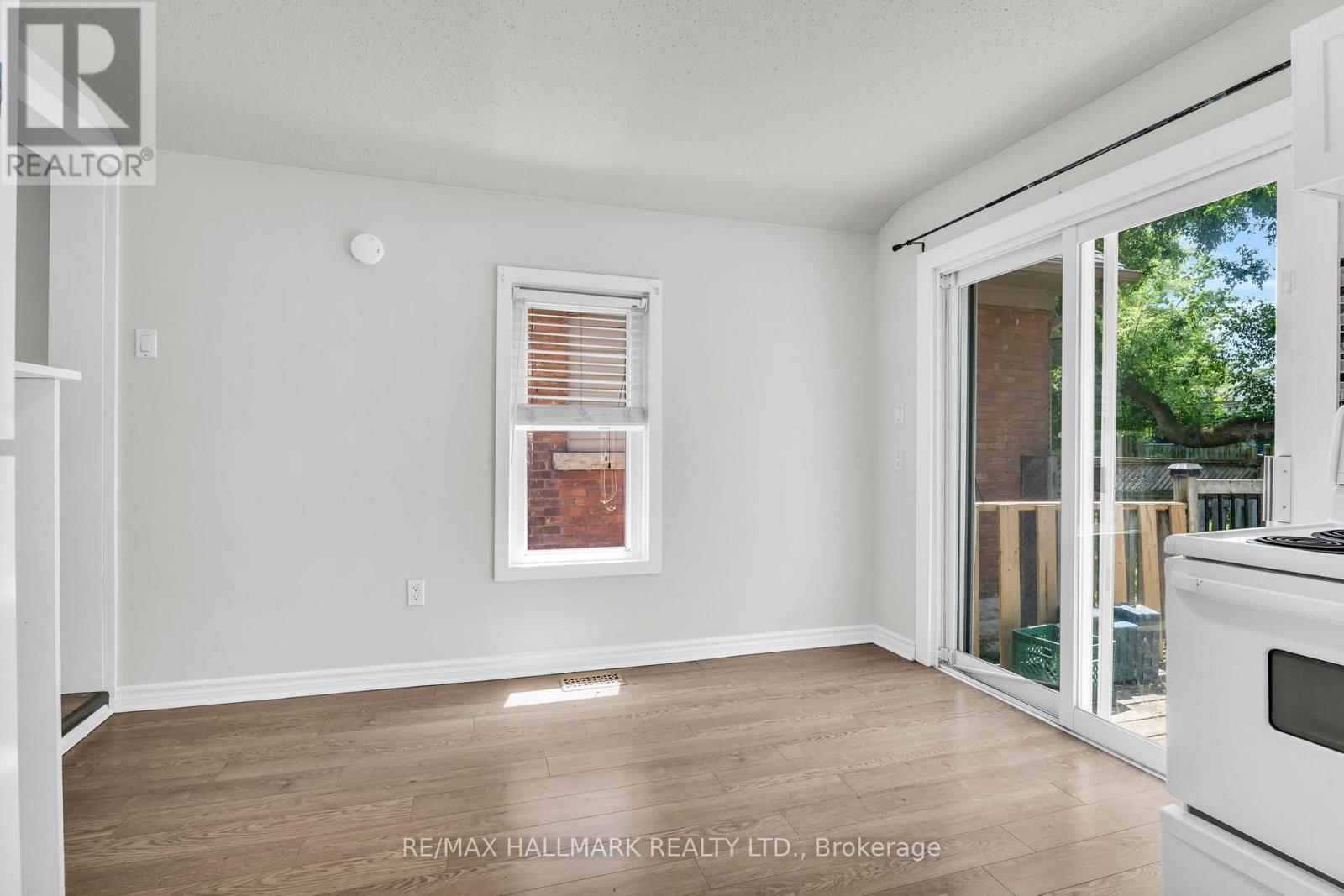 57 Henry Street, St. Catharines (Downtown), Ontario  L2R 5T7 - Photo 21 - X12210901