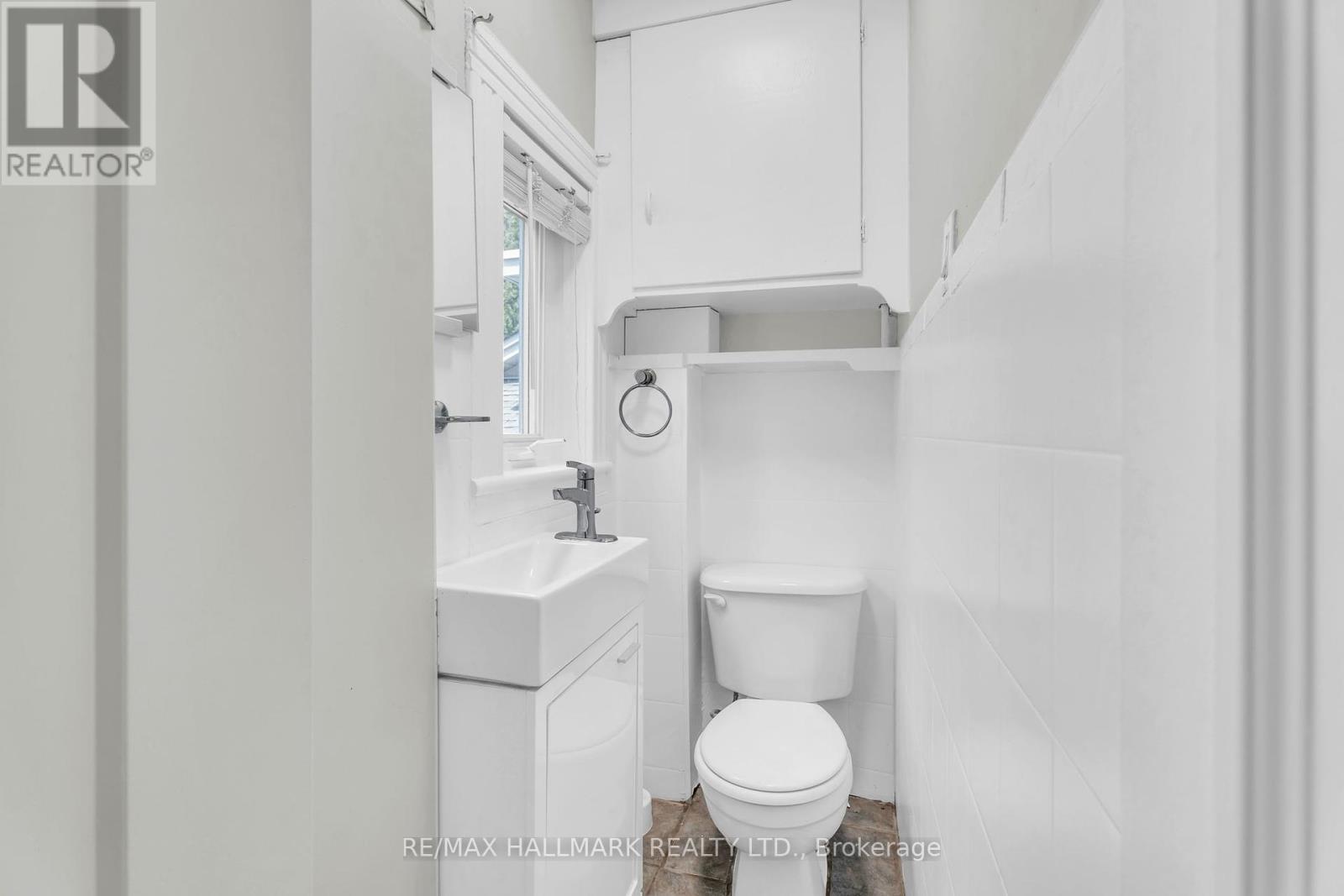 57 Henry Street, St. Catharines (Downtown), Ontario  L2R 5T7 - Photo 22 - X12210901