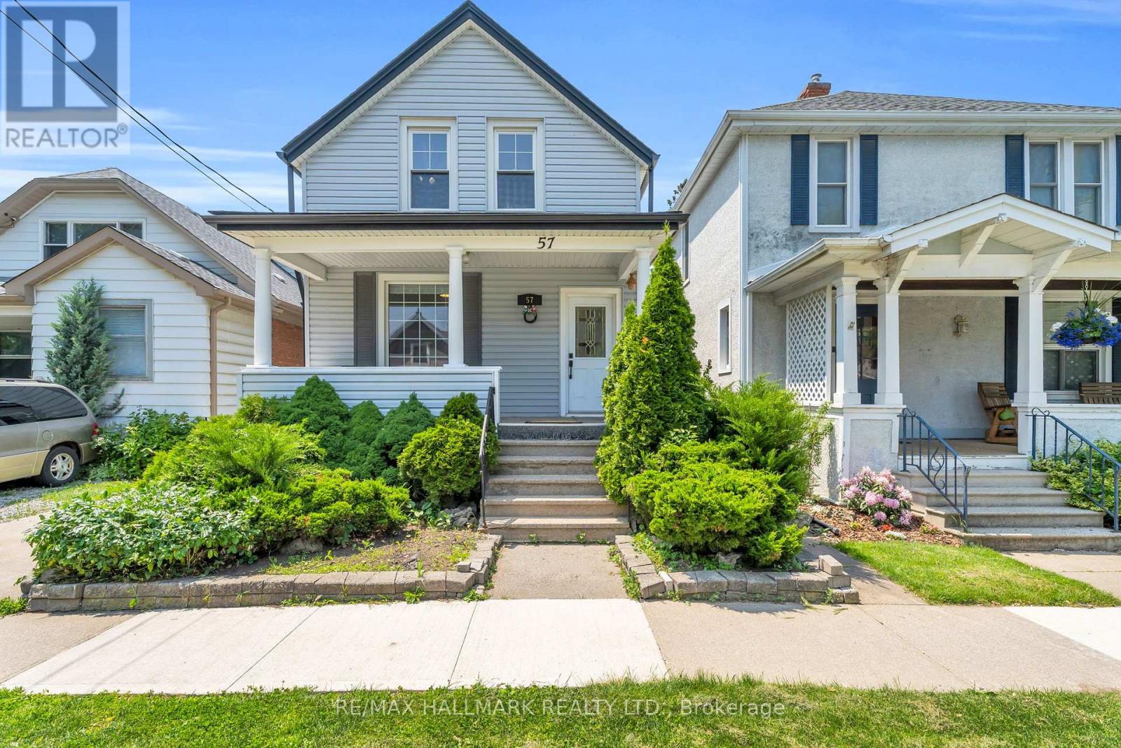 57 Henry Street, St. Catharines (Downtown), Ontario  L2R 5T7 - Photo 3 - X12210901
