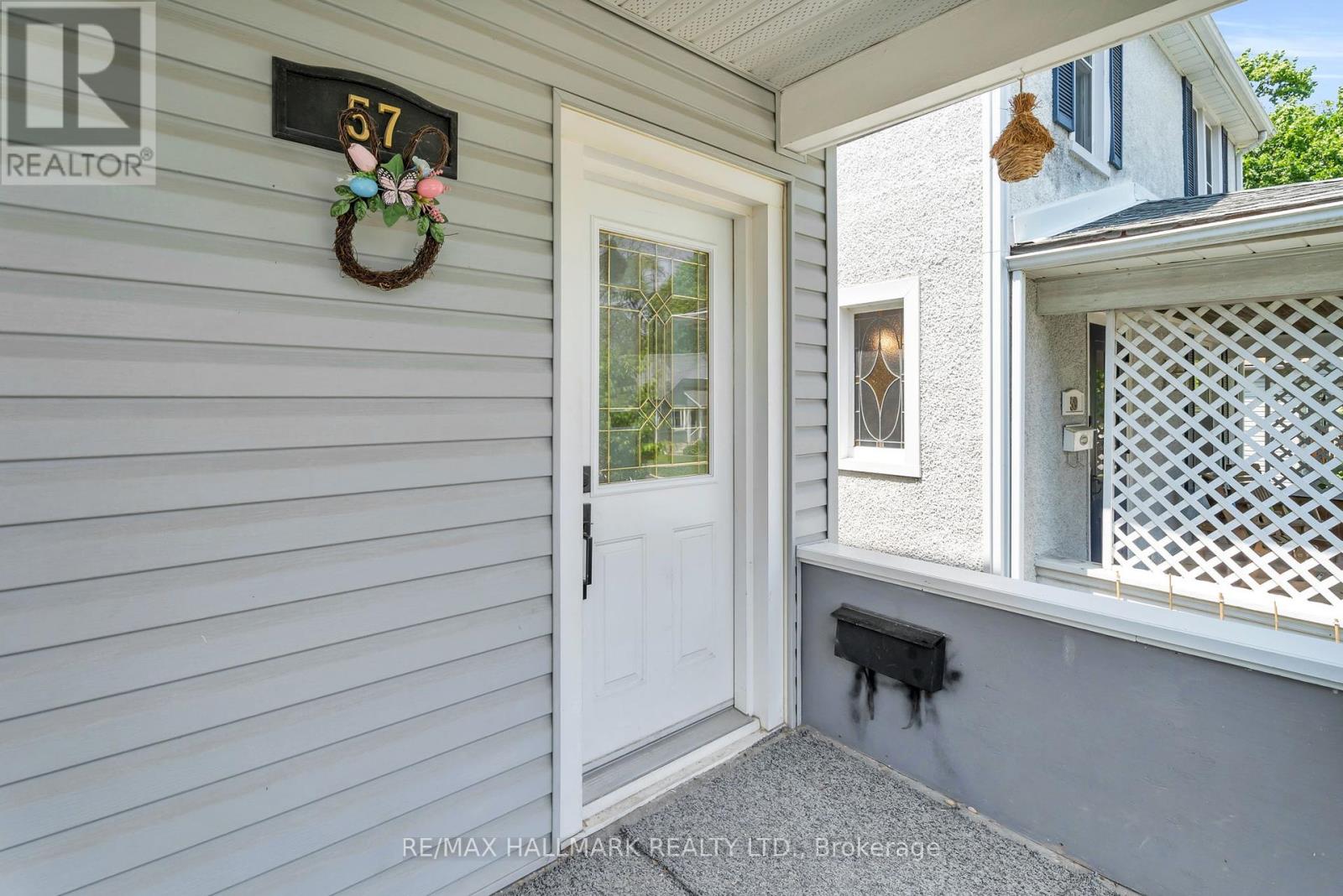 57 Henry Street, St. Catharines (Downtown), Ontario  L2R 5T7 - Photo 6 - X12210901