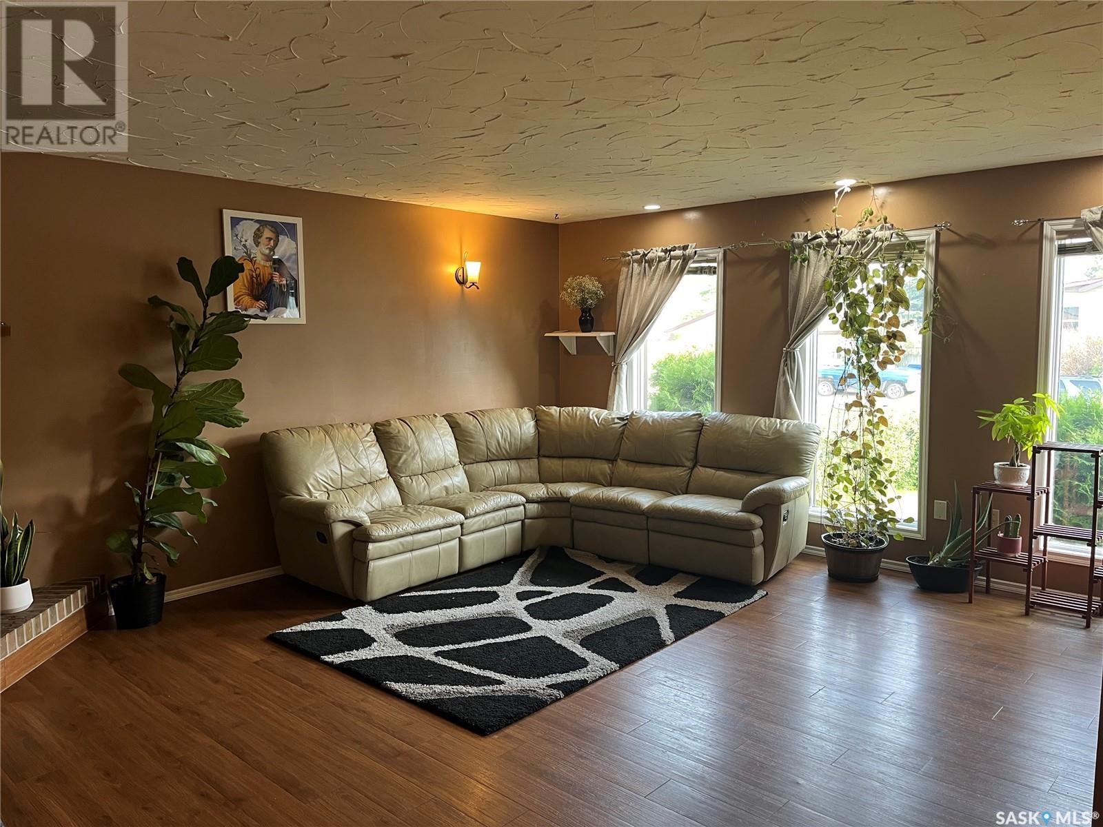 3082 Sherman Drive, Prince Albert, Saskatchewan  S6V 7H6 - Photo 8 - SK008895