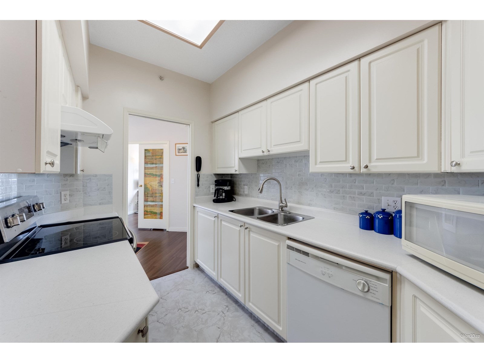 1502 9830 Whalley Boulevard, Surrey, British Columbia  V3T 5S7 - Photo 9 - R3013834