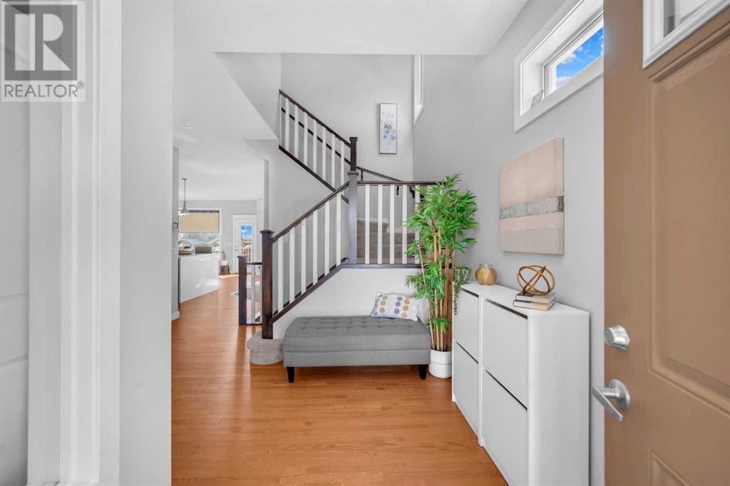 Property at 660 Reynolds Crescent SW image 5