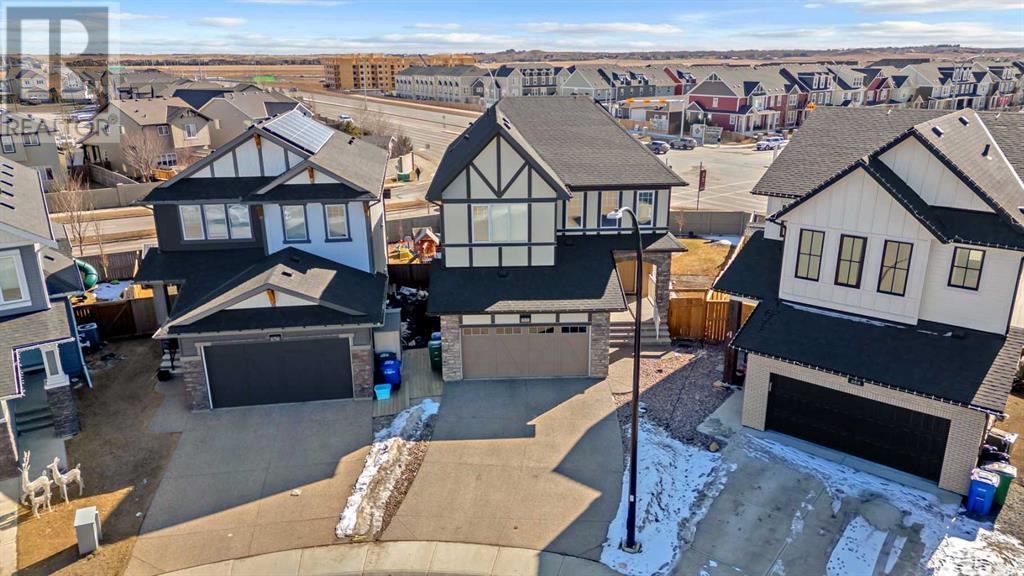 Property at 660 Reynolds Crescent SW image 3