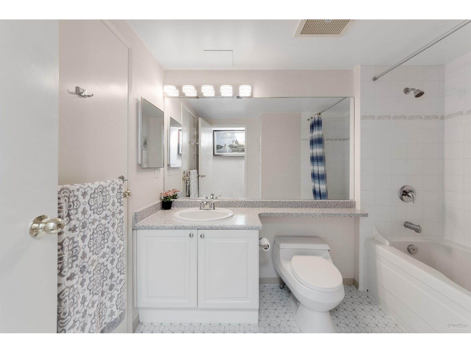 1502 9830 Whalley Boulevard, Surrey, British Columbia  V3T 5S7 - Photo 13 - R3013834