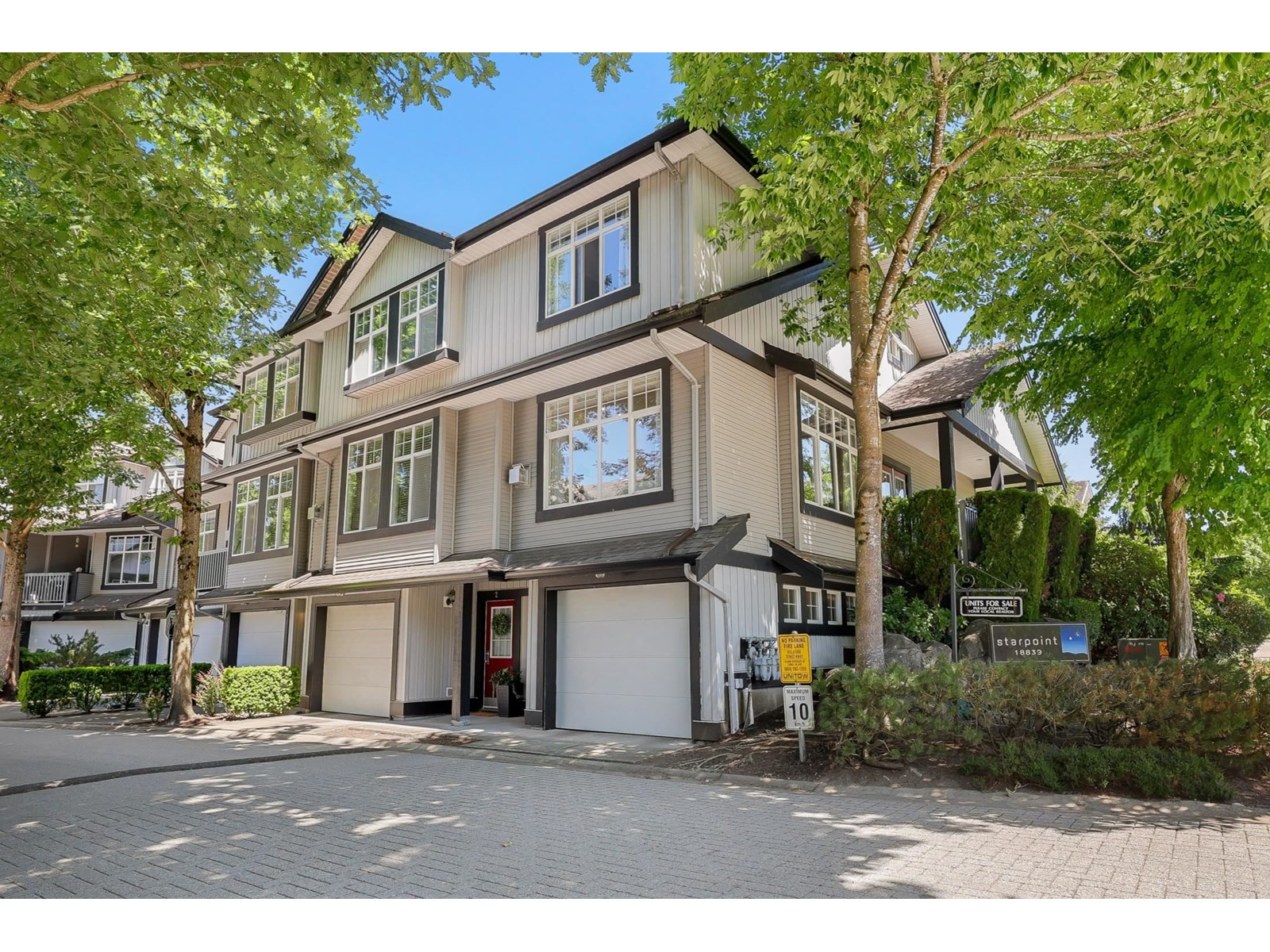 1 18839 69 AVENUE, Surrey, British Columbia