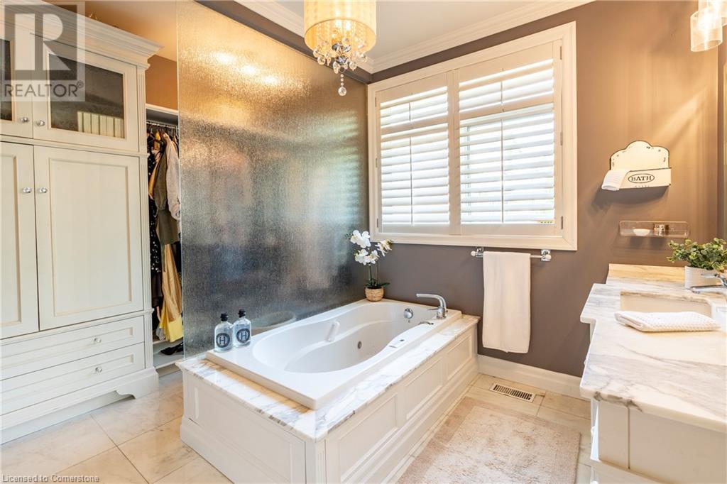 333 Milla Court, Waterloo, Ontario  N2L 6N4 - Photo 16 - 40738085