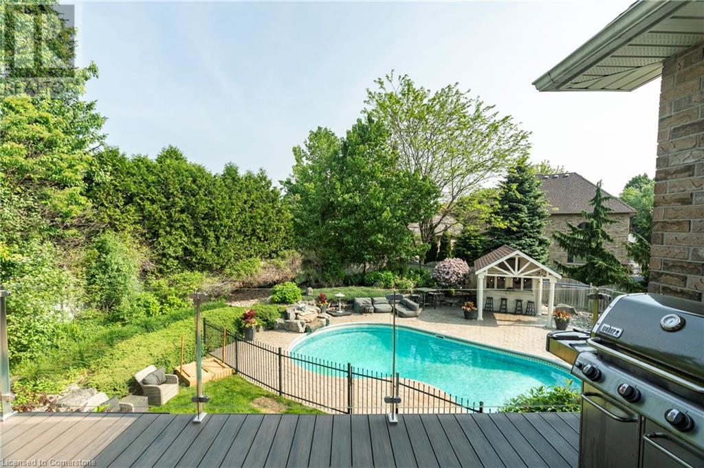 333 Milla Court, Waterloo, Ontario  N2L 6N4 - Photo 32 - 40738085