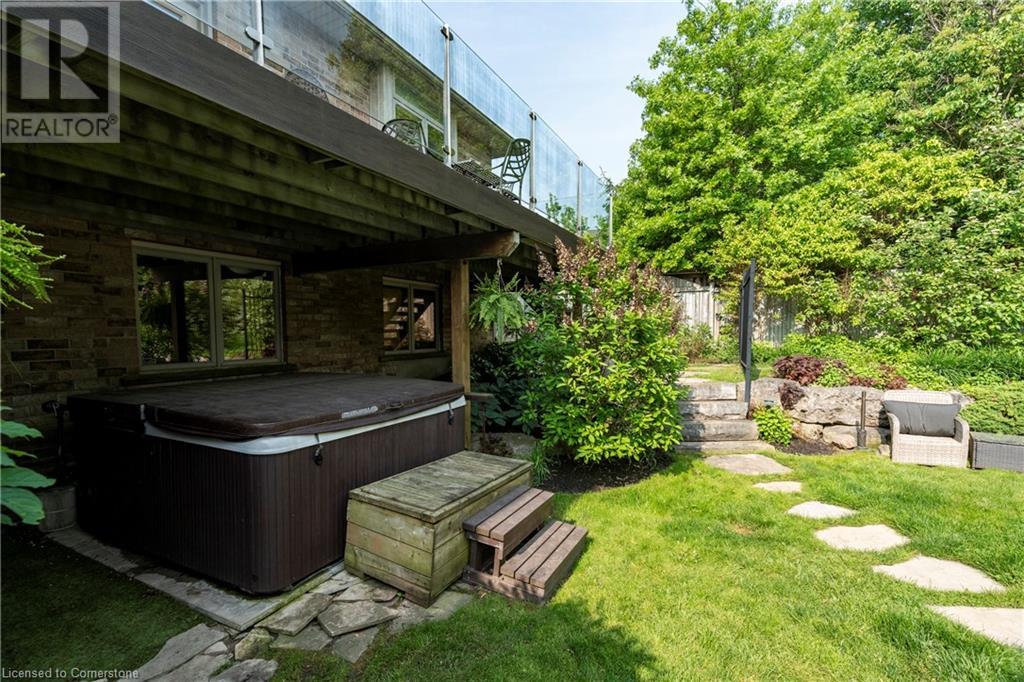 333 Milla Court, Waterloo, Ontario  N2L 6N4 - Photo 35 - 40738085