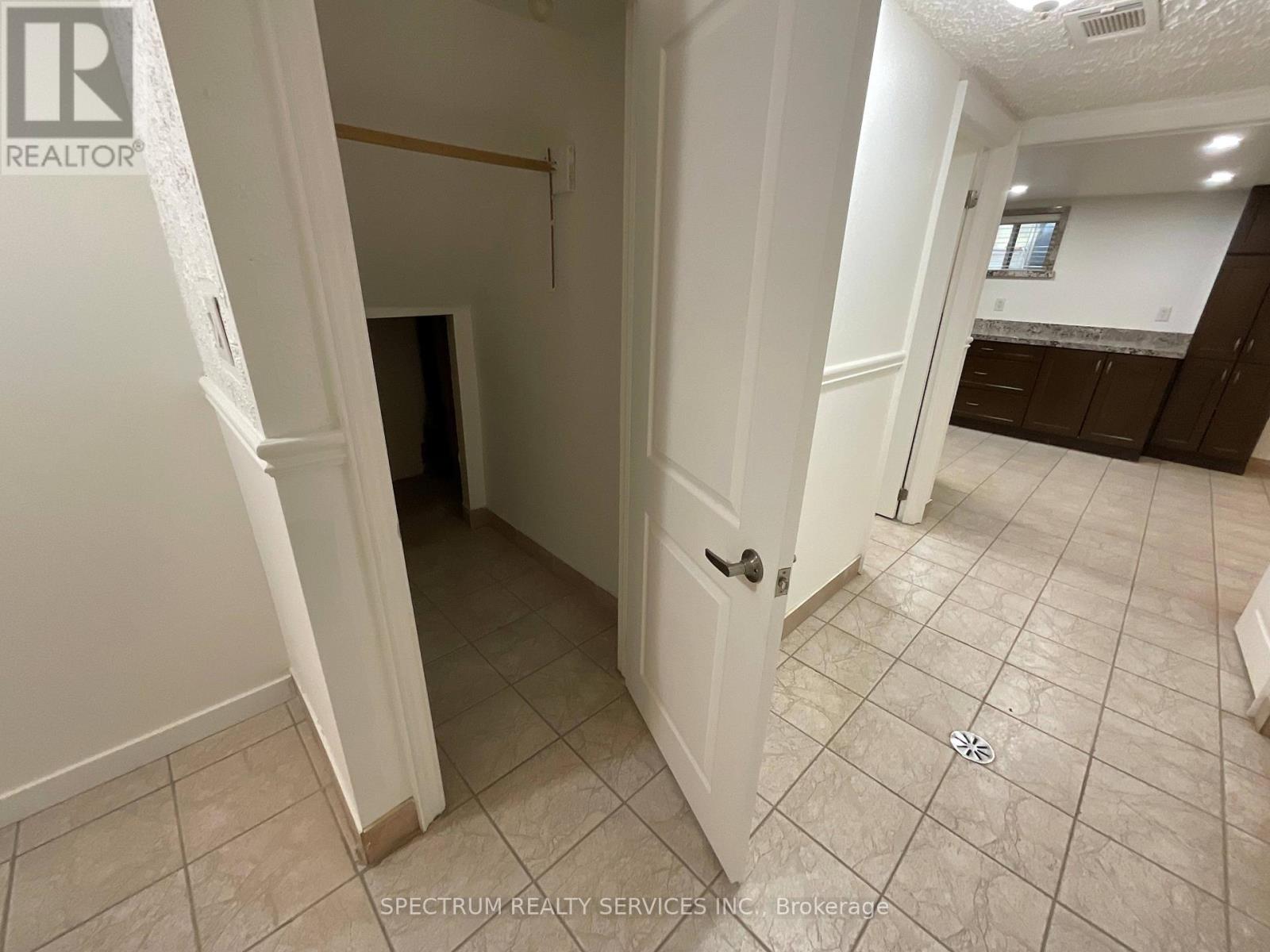 Lower Level - 129 Tavistock Road, Toronto, Ontario  M3M 2P3 - Photo 21 - W12210926