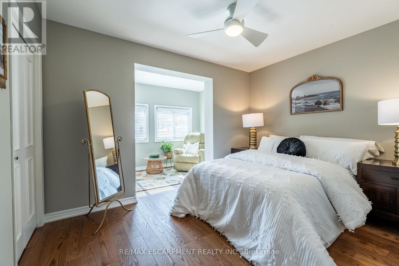 648 Thornwood Avenue, Burlington (Roseland), Ontario  L7N 3B8 - Photo 16 - W12210938
