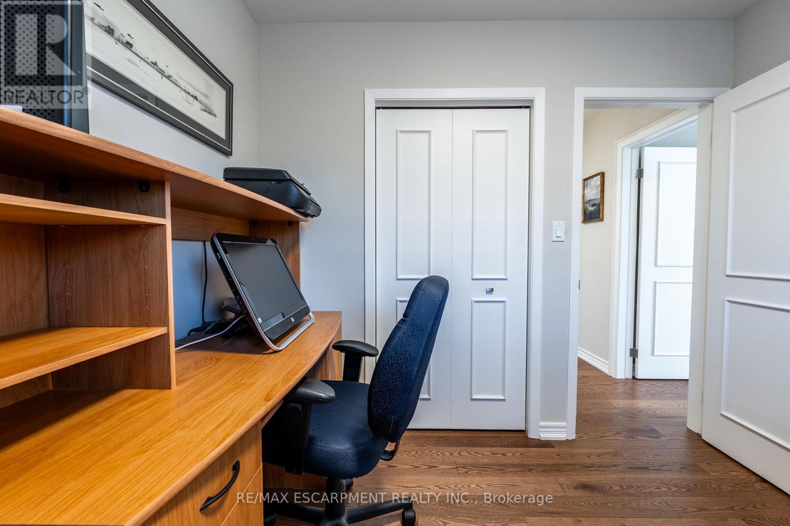 648 Thornwood Avenue, Burlington (Roseland), Ontario  L7N 3B8 - Photo 22 - W12210938