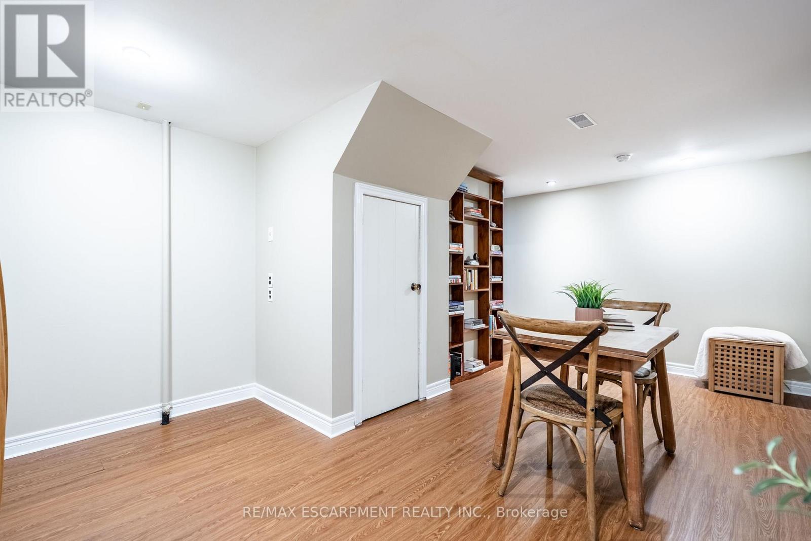 648 Thornwood Avenue, Burlington (Roseland), Ontario  L7N 3B8 - Photo 26 - W12210938