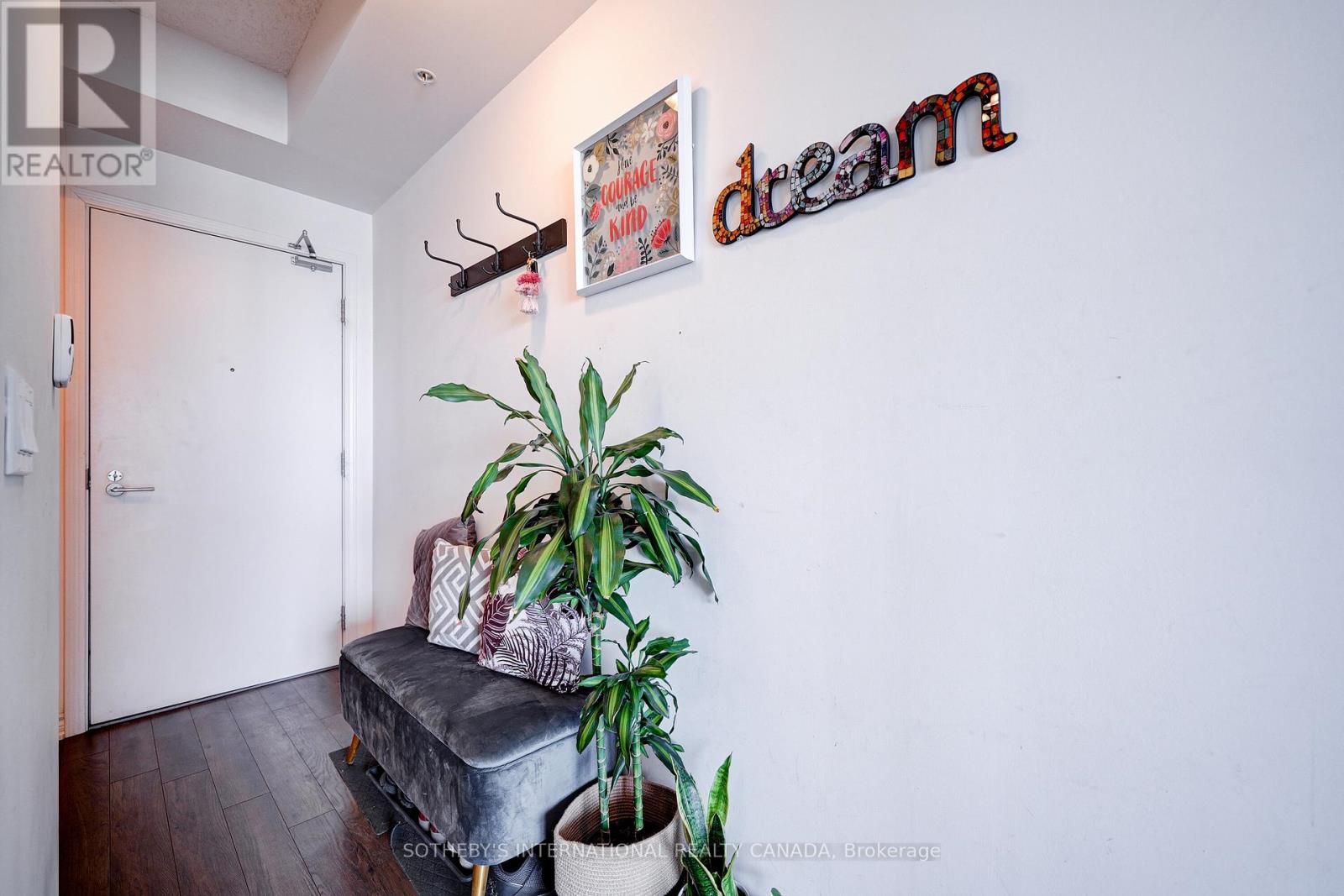 712 - 15 James Finlay Way, Toronto, Ontario  M3M 0B3 - Photo 2 - W12210976