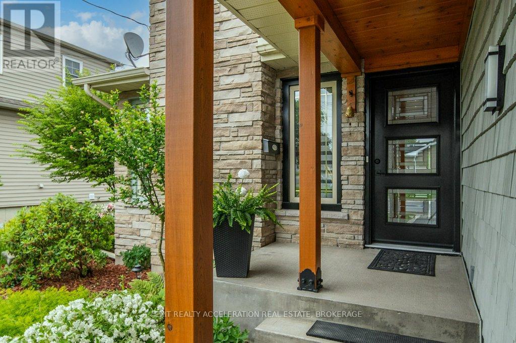 252 Bridge Street W, Greater Napanee, Ontario  K7R 3S8 - Photo 2 - X12211020