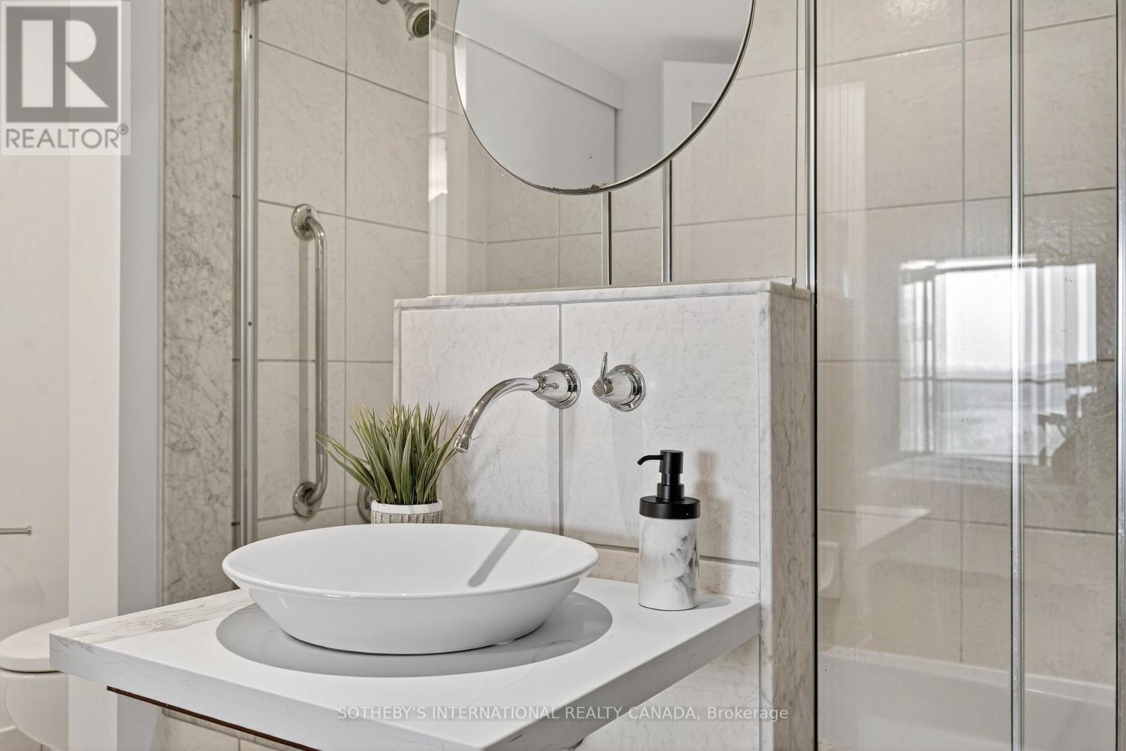 512 - 550 Queens Quay W, Toronto, Ontario  M5V 3M8 - Photo 27 - C12209623