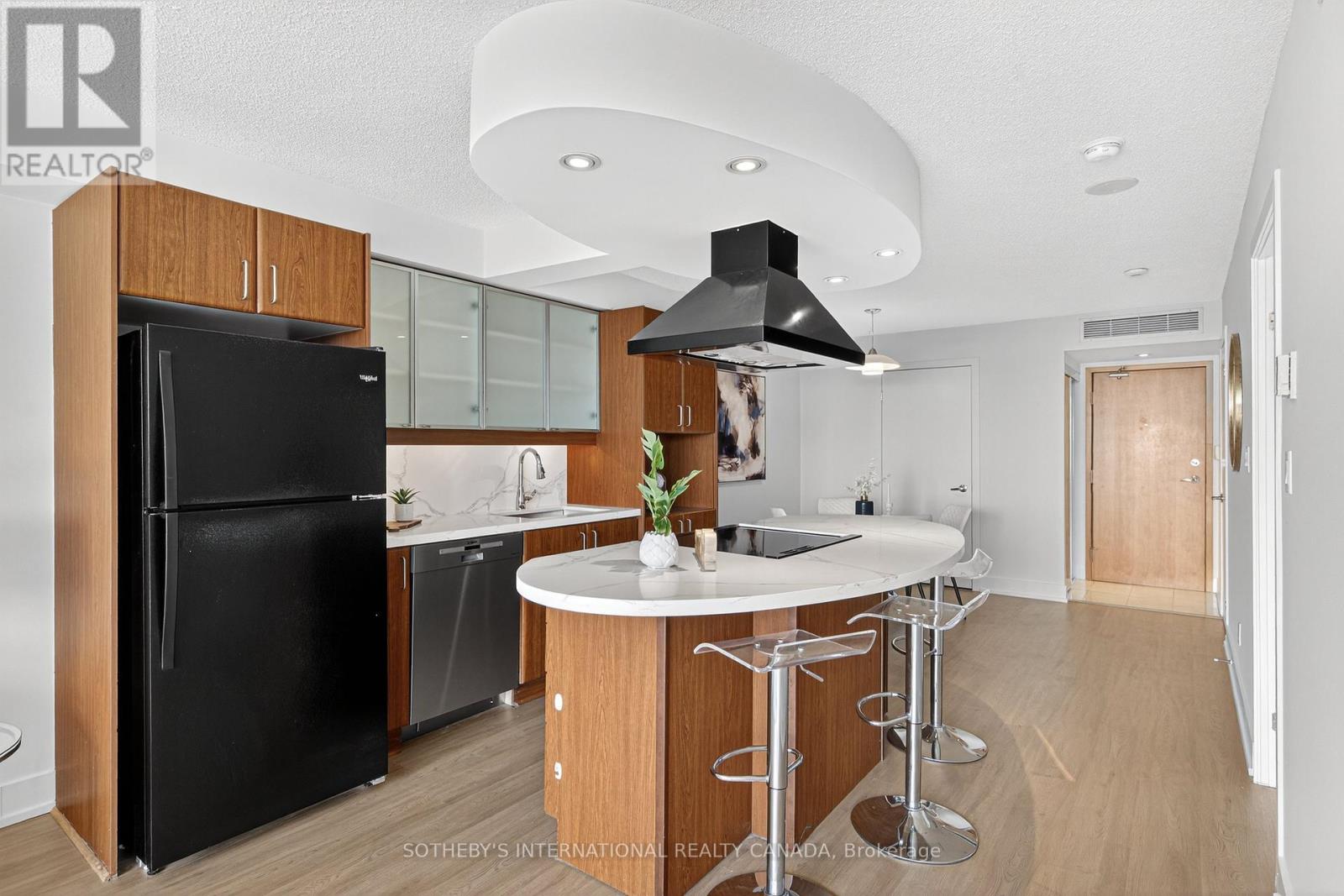 512 - 550 Queens Quay W, Toronto, Ontario  M5V 3M8 - Photo 9 - C12209623