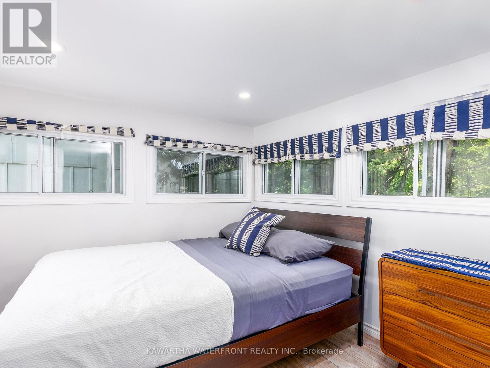 82 Kozy Kove Road, Kawartha Lakes, Ontario K0M 1C0 - Photo 16 - X12211053