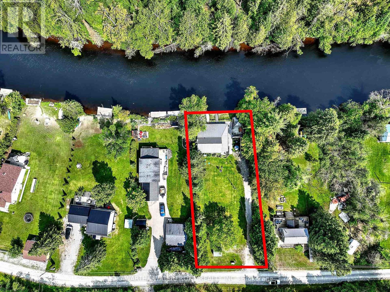 82 Kozy Kove Road, Kawartha Lakes, Ontario K0M 1C0 - Photo 3 - X12211053