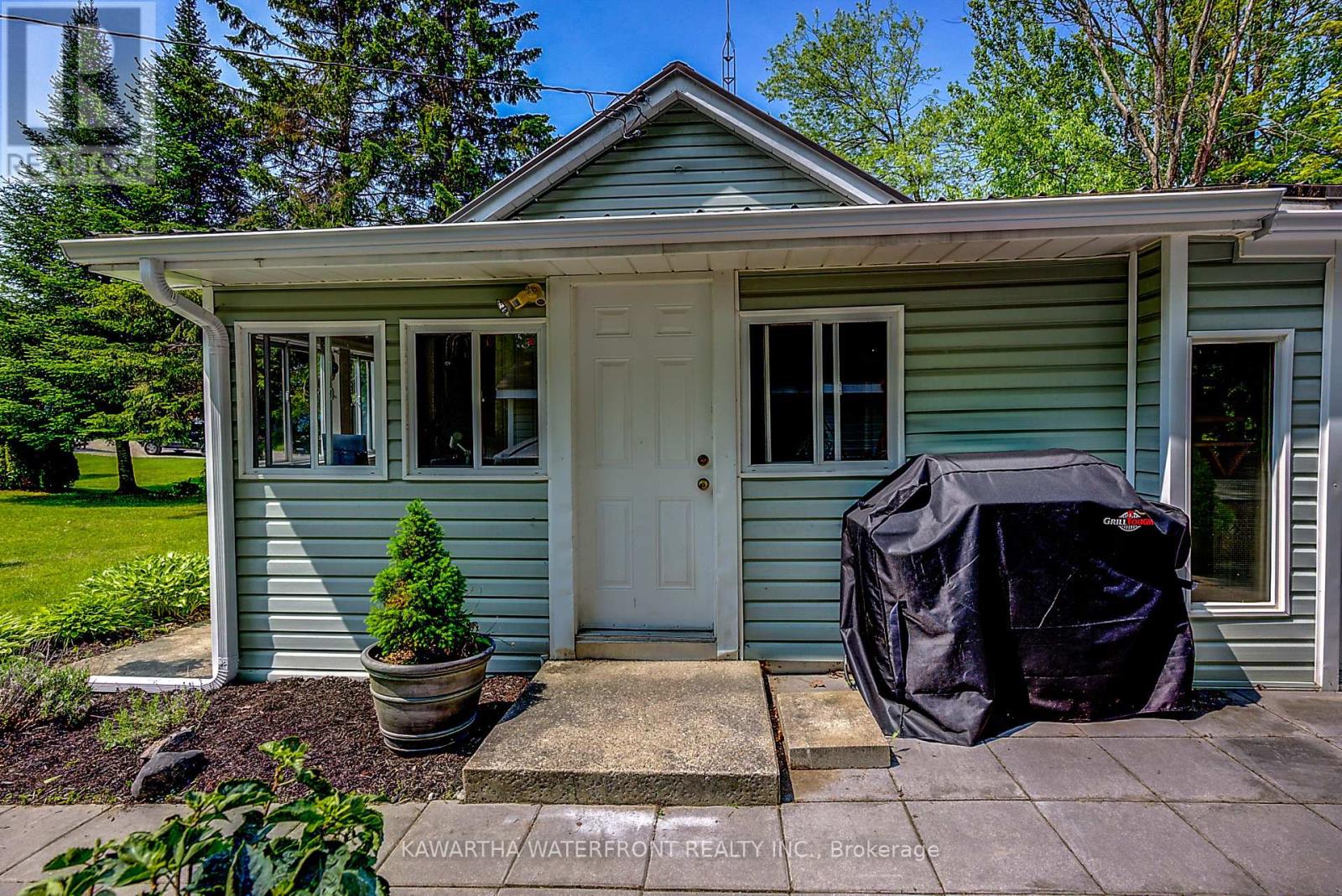 82 Kozy Kove Road, Kawartha Lakes, Ontario K0M 1C0 - Photo 4 - X12211053