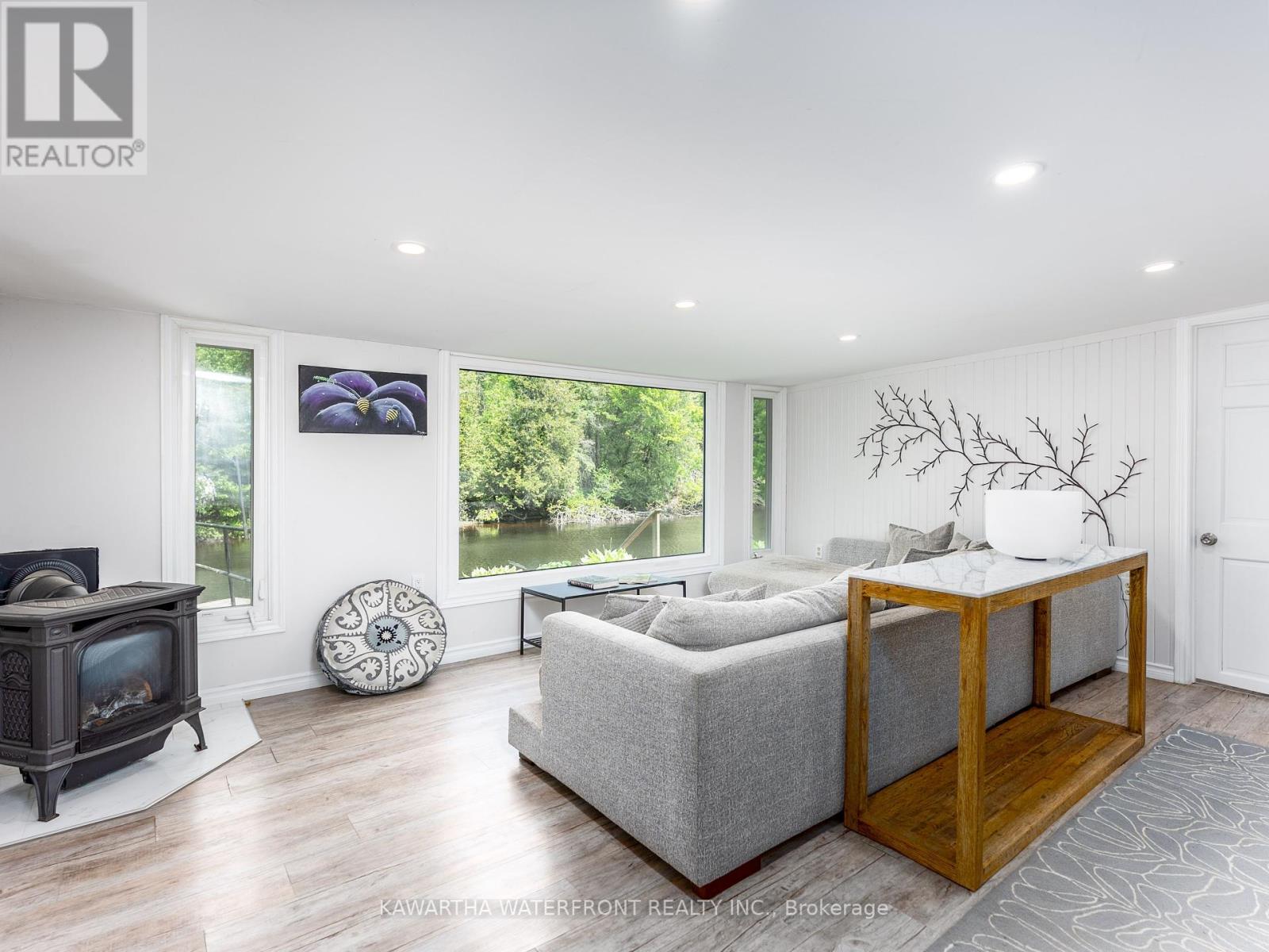 82 Kozy Kove Road, Kawartha Lakes, Ontario K0M 1C0 - Photo 6 - X12211053
