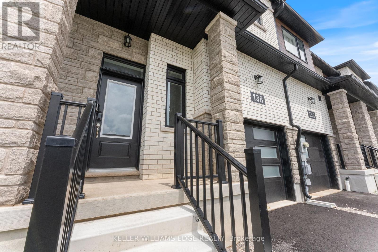 138 Lormont Boulevard, Hamilton (Stoney Creek Mountain), Ontario  L8J 0K2 - Photo 2 - X12210920