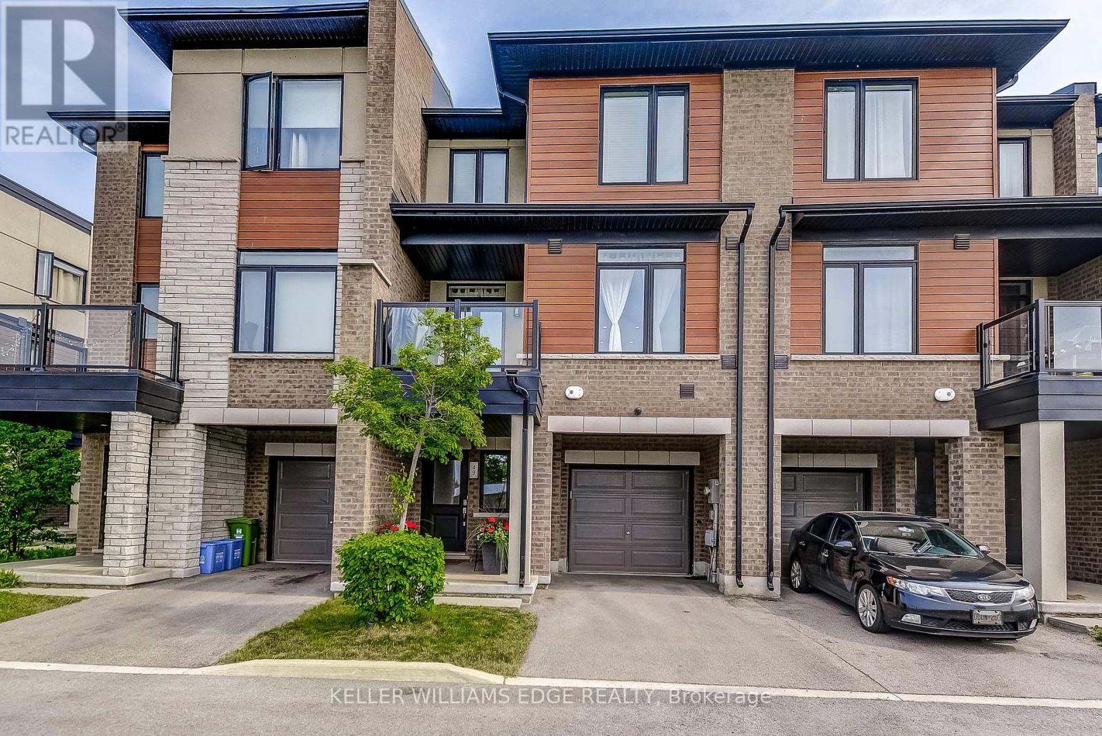 49 - 590 North Service Road, Hamilton (Lakeshore), Ontario  L8E 0K5 - Photo 1 - X12210949