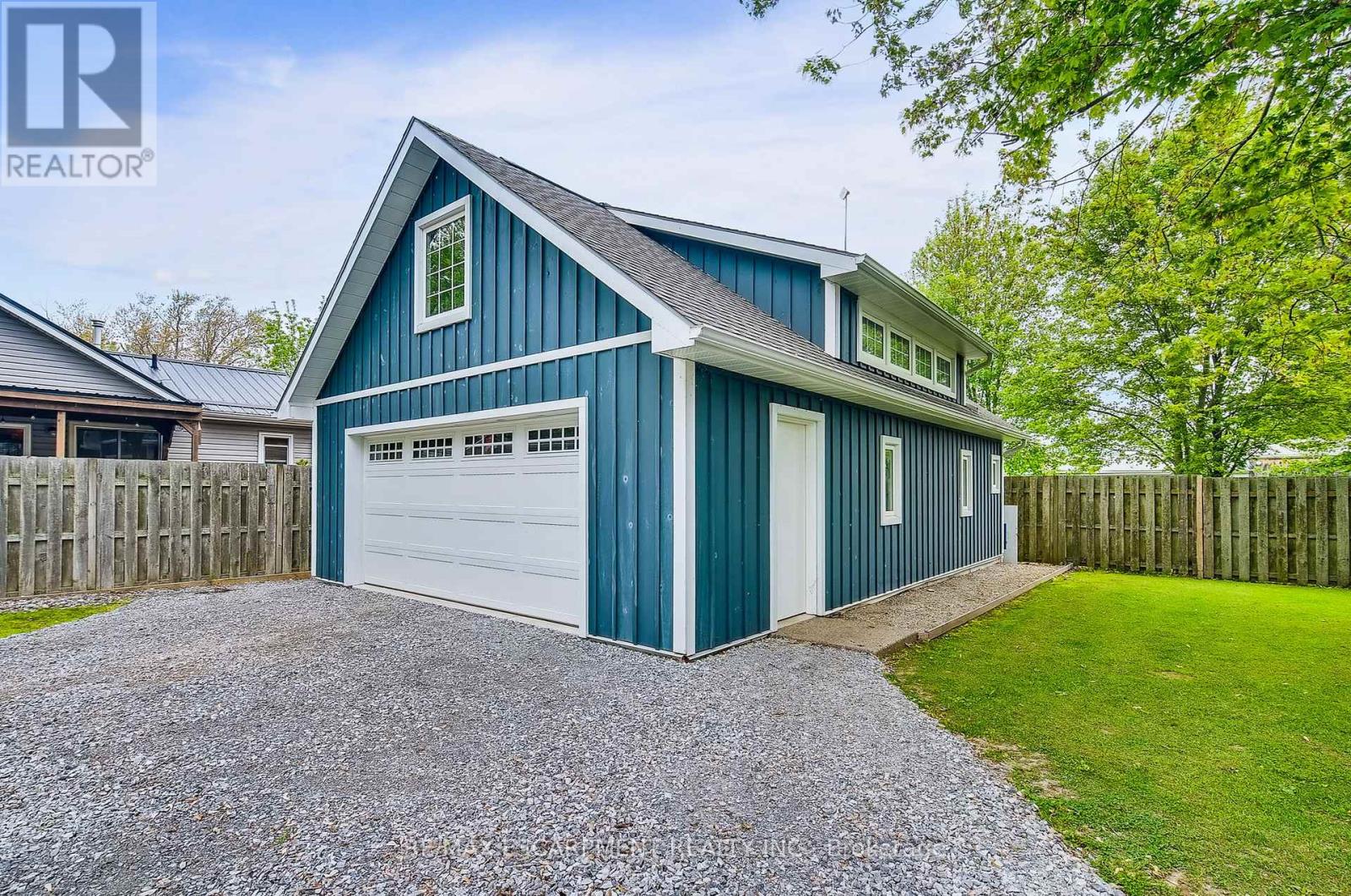 8 Beach Road, Haldimand (Dunnville), Ontario  N0A 1K0 - Photo 39 - X12210952