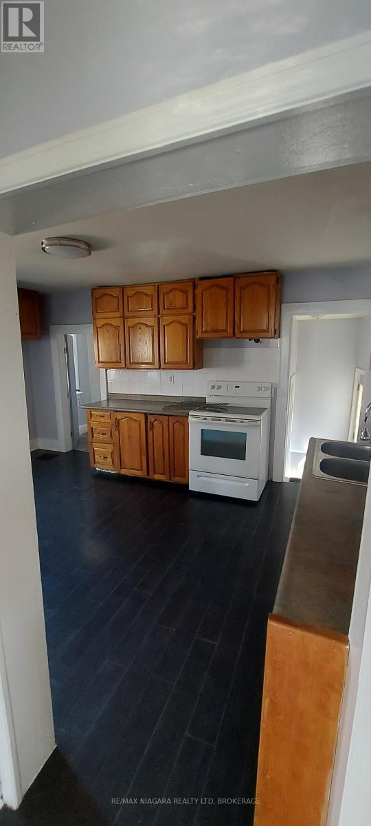 76 Sixth Street, Welland (Lincoln/crowland), Ontario  L3B 5A8 - Photo 12 - X12136895