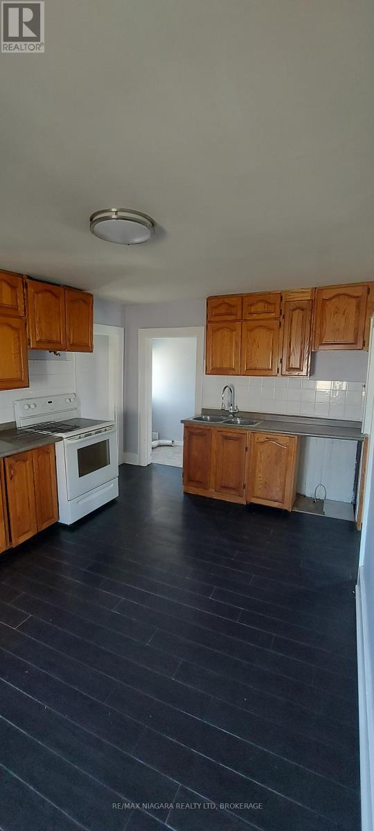 76 Sixth Street, Welland (Lincoln/crowland), Ontario  L3B 5A8 - Photo 17 - X12136895