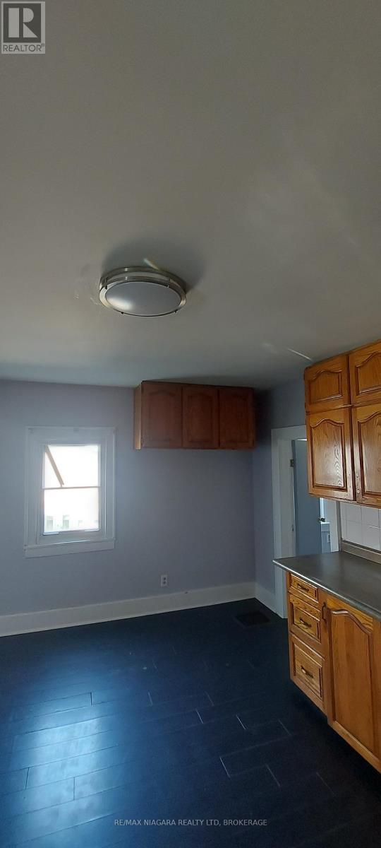 76 Sixth Street, Welland (Lincoln/crowland), Ontario  L3B 5A8 - Photo 13 - X12136895