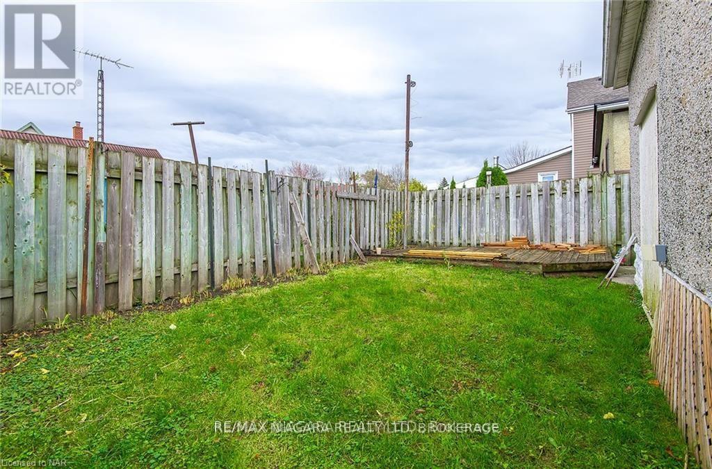 76 Sixth Street, Welland (Lincoln/crowland), Ontario  L3B 5A8 - Photo 5 - X12136895